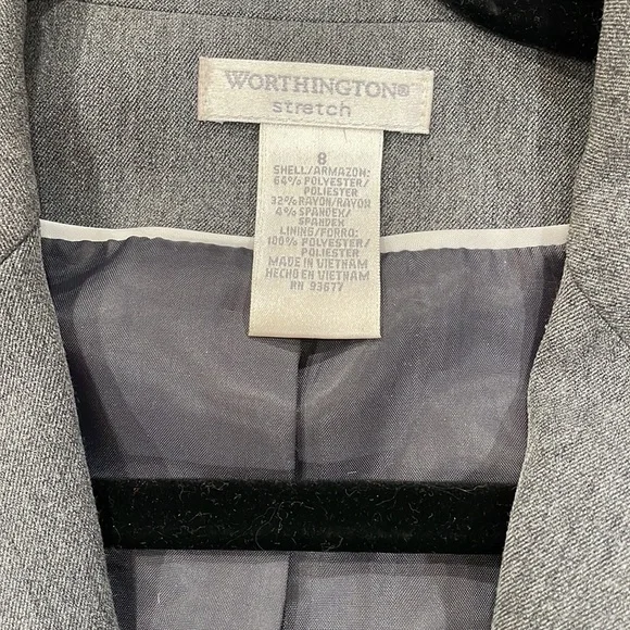 3 Piece Worthington Stretch Suit - Picture 2 of 12